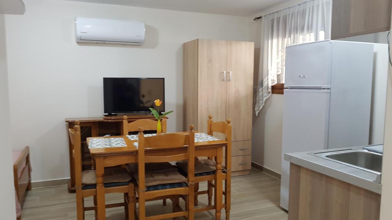 Fyllou Apartment Aszproválta Kültér fotó