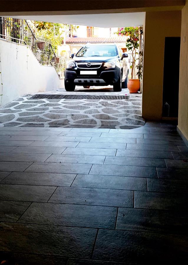 Fyllou Apartment Aszproválta Kültér fotó