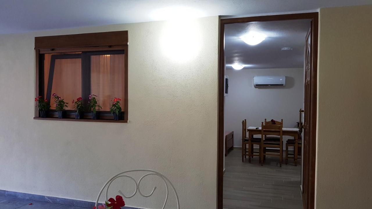 Fyllou Apartment Aszproválta Kültér fotó