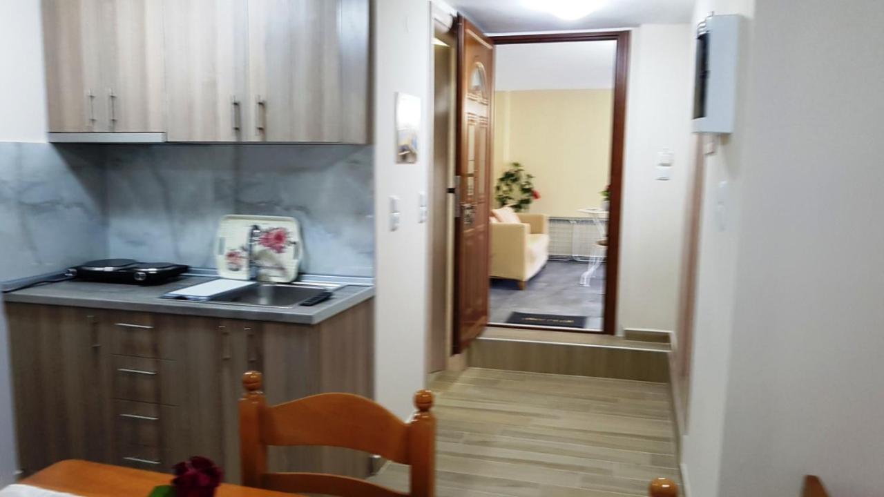 Fyllou Apartment Aszproválta Kültér fotó